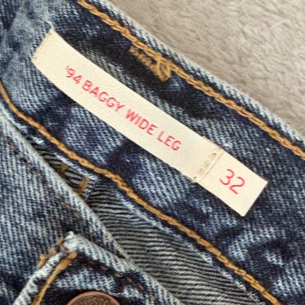 Levis 94 Baggy Wide Leg Jeans Womens 32x31 Medium Wash Blue Denim Mid Rise - Picture 3 of 12